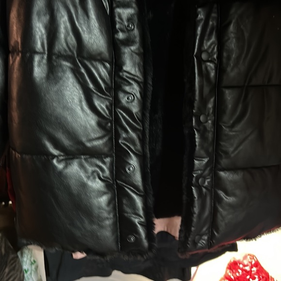 NWOT BLACK over sized puffer jacket! - Picture 3 of 5